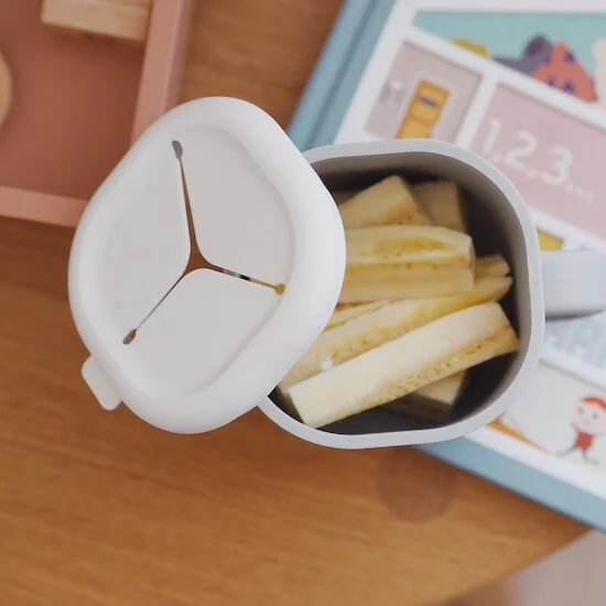 Tasse à goûter en silicone – Gris velour – Béaba – Image 3