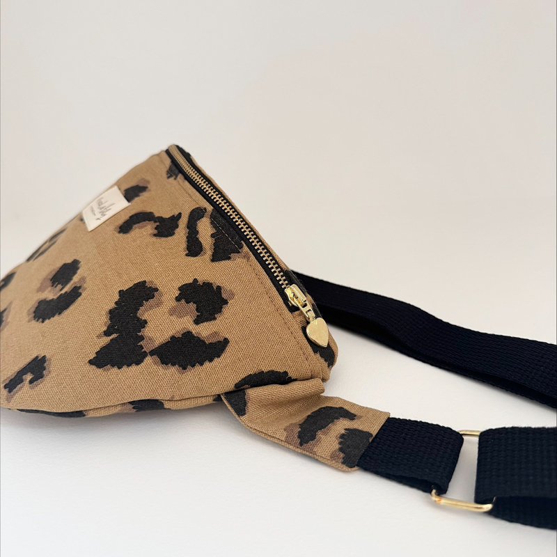 Marcel et Lily – Sac Banane imprimé léopard – Image 3
